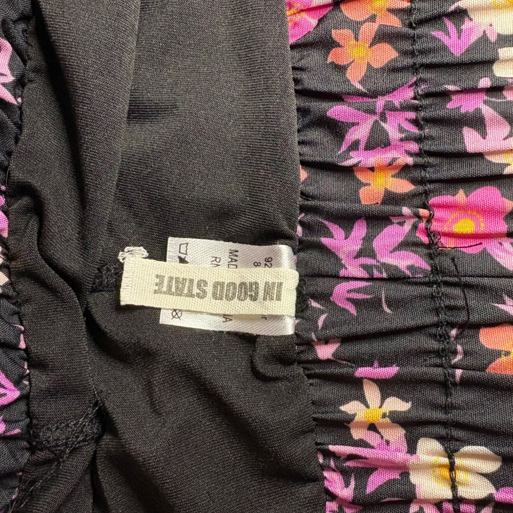 In Good State Running Short Black With Floral Print Size Medium - Picture 6 of 7